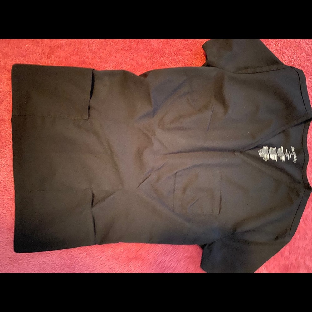 7 newer scrub pieces for $40 total!!